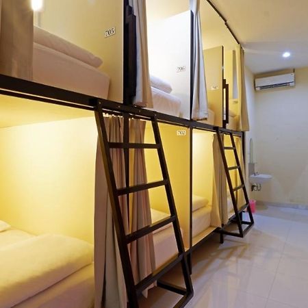 V Canggu Dormitory Exterior photo