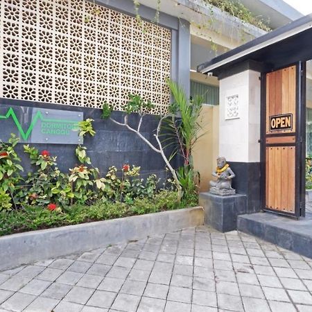 V Canggu Dormitory Exterior photo
