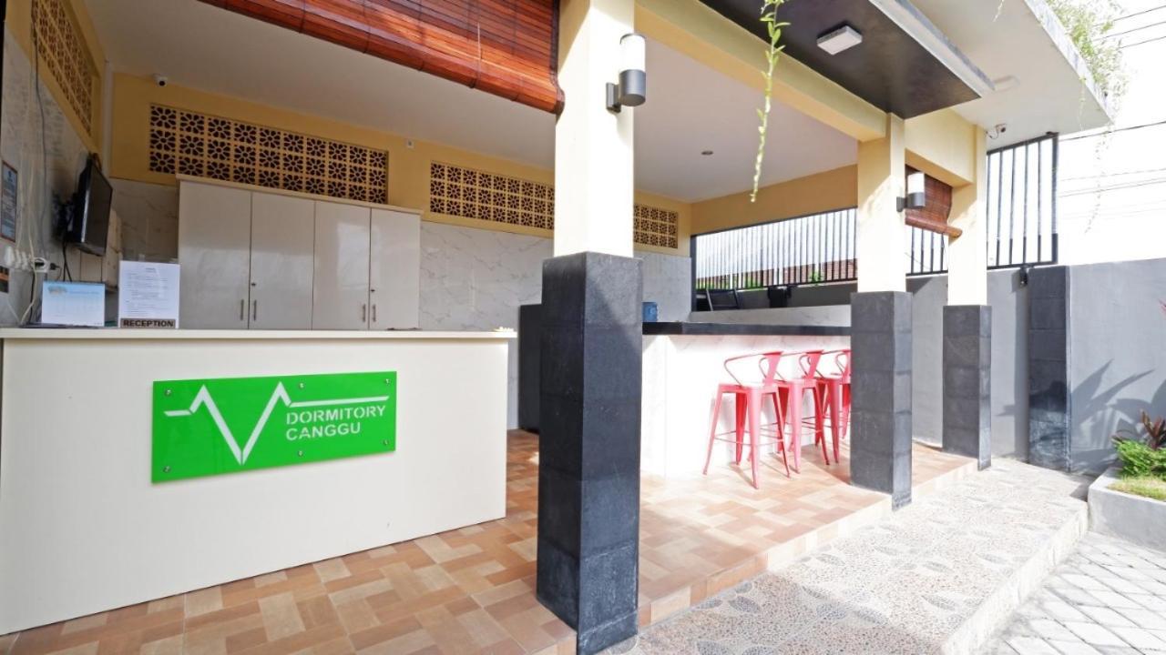 V Canggu Dormitory Exterior photo